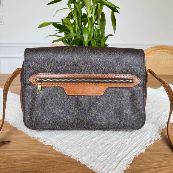 ✅AUTHENTIC✅LOUIS VUITTON SAINT GERMAIN CROSSBODY BAG - Picture 3 of 16